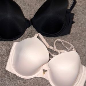 Victoria’s Secret bras sizes  36ddd. Nude and black